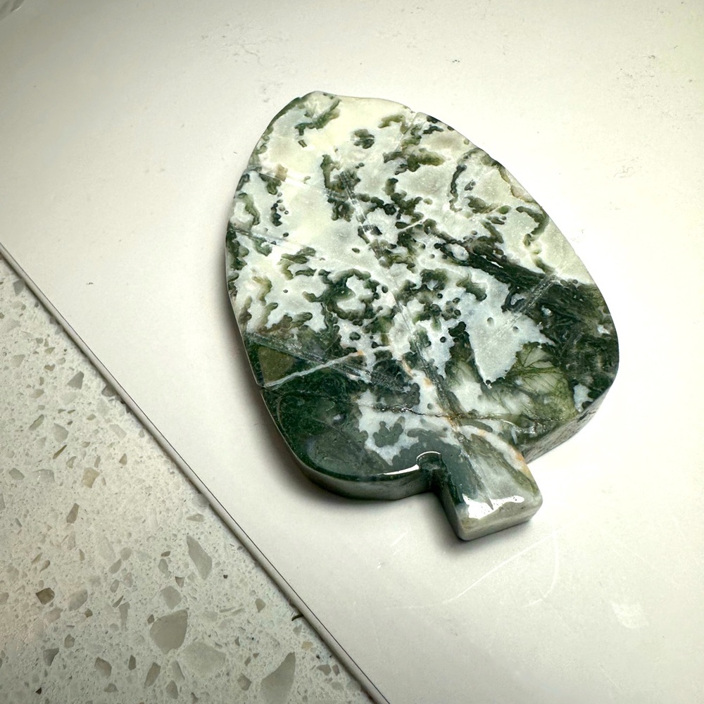 Moss Agate leaf carving